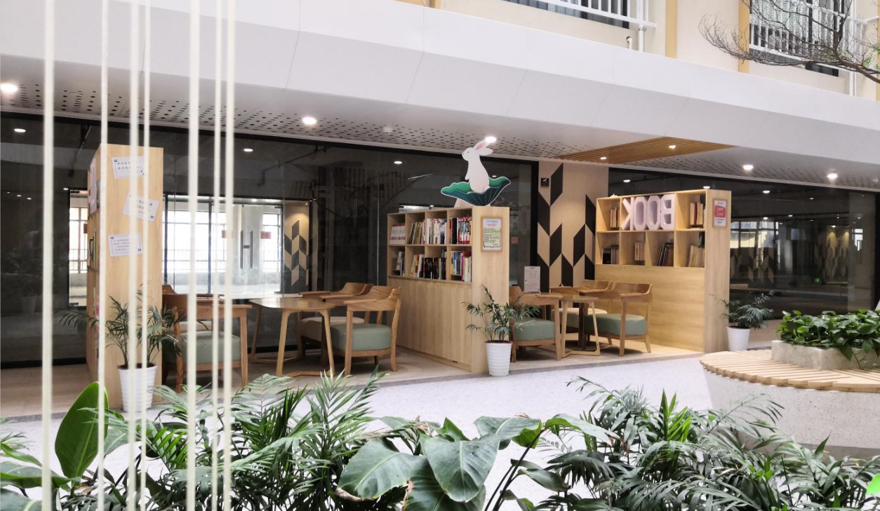 厉害!番禺100万人都在关注这间“共享书吧”(图2) 厉害!番禺100万人都在关注这间“共享书吧”(图2)